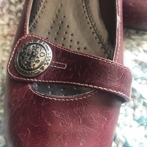 Clark médiéval style guenine leather ❤️ shoes size 10